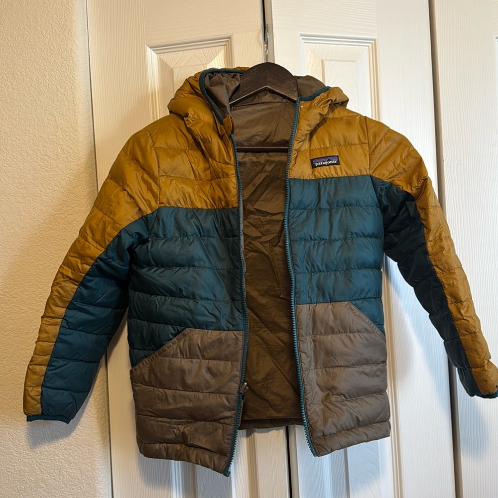 Patagonia
Kids' Reversible Down Hoody Jacket